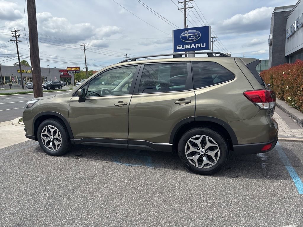 Used 2023 Subaru Forester Premium AWD/4WD image 7