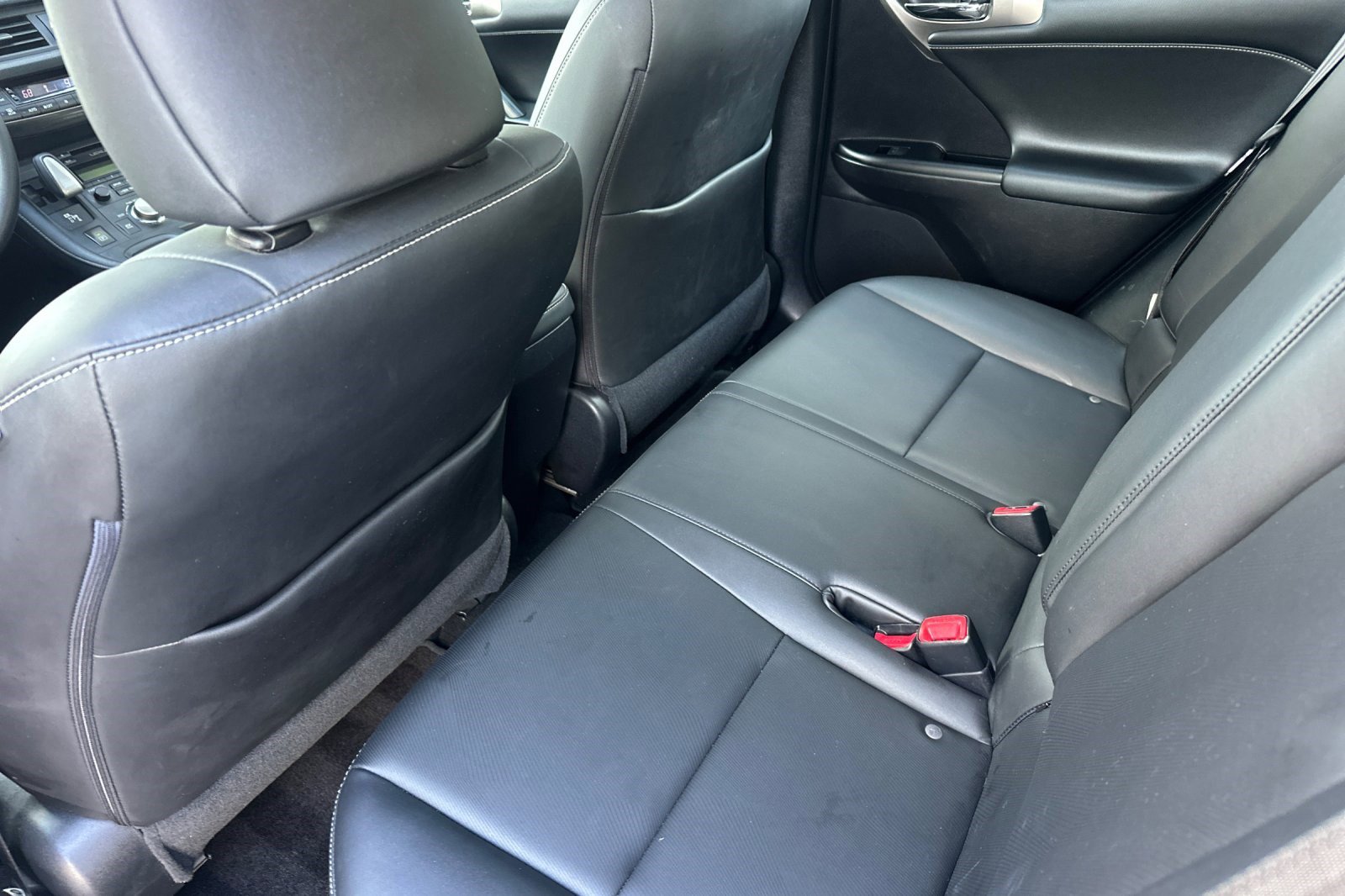 Used 2015 Lexus CT 200h image 15