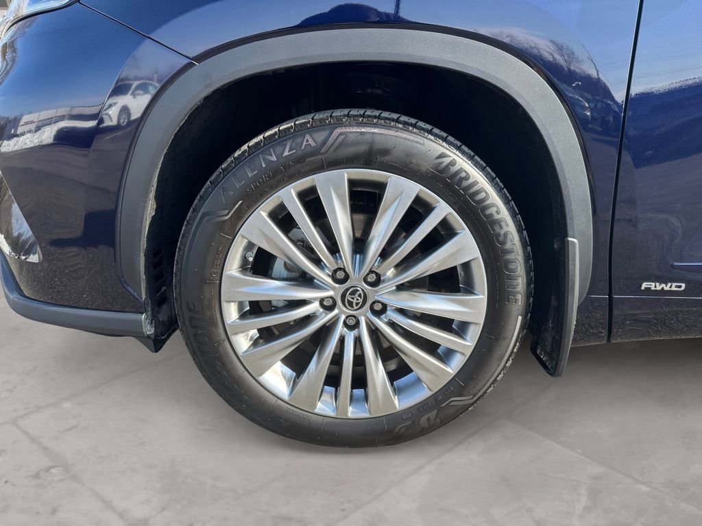 Used 2023 Toyota Highlander Platinum image 14