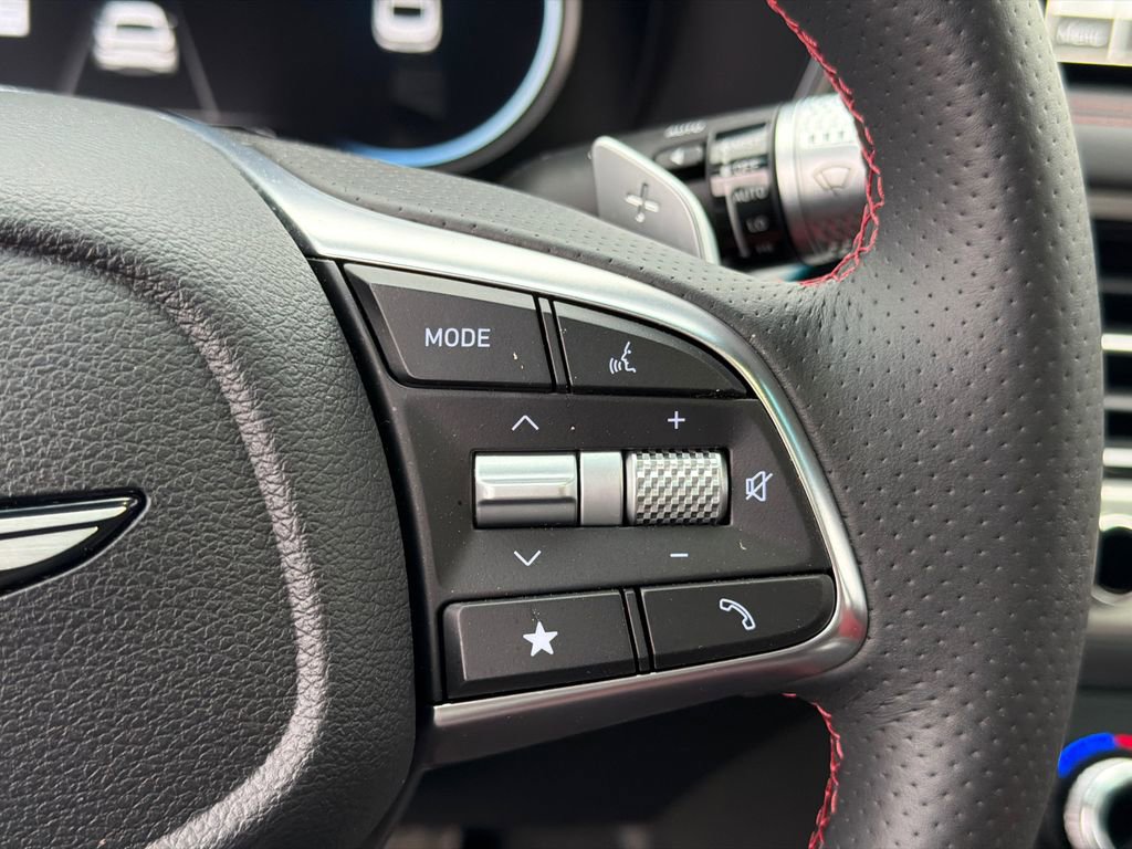 Used 2025 Genesis G70 2.5T w/ Sport Prestige Package image 25