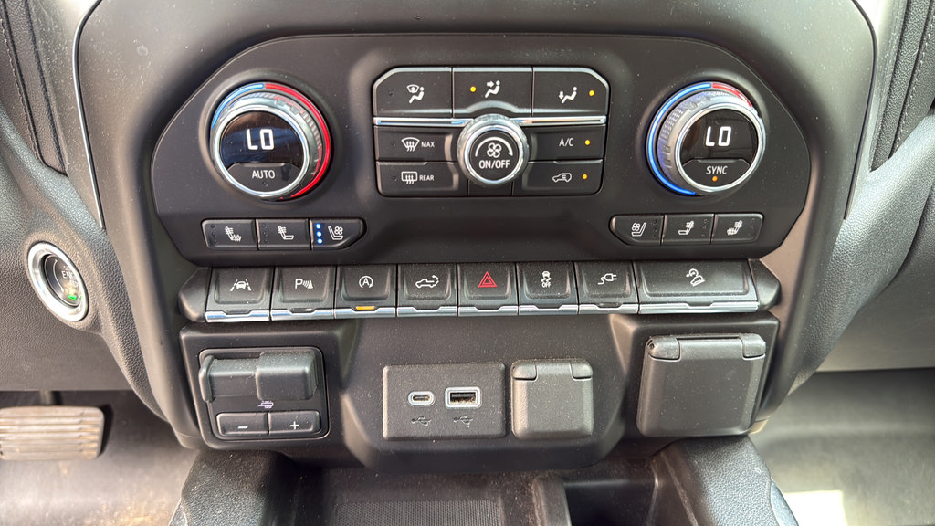Used 2021 Chevrolet Silverado 1500 LTZ w/ LTZ Premium Package AWD/4WD image 34