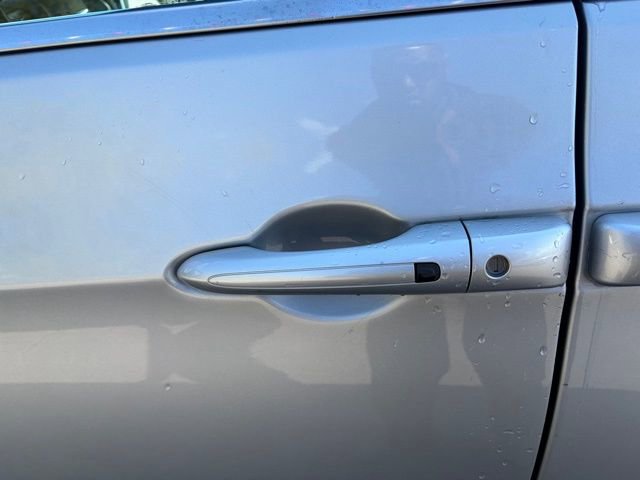 Used 2022 Chrysler Voyager LX image 29