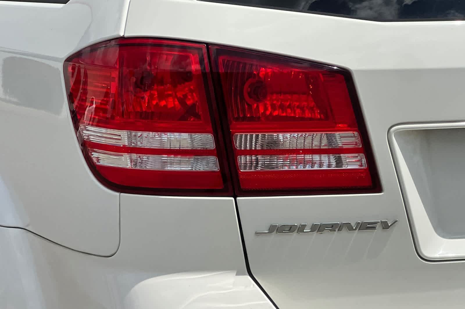 Used 2018 Dodge Journey SE w/ Connectivity Group FWD image 31