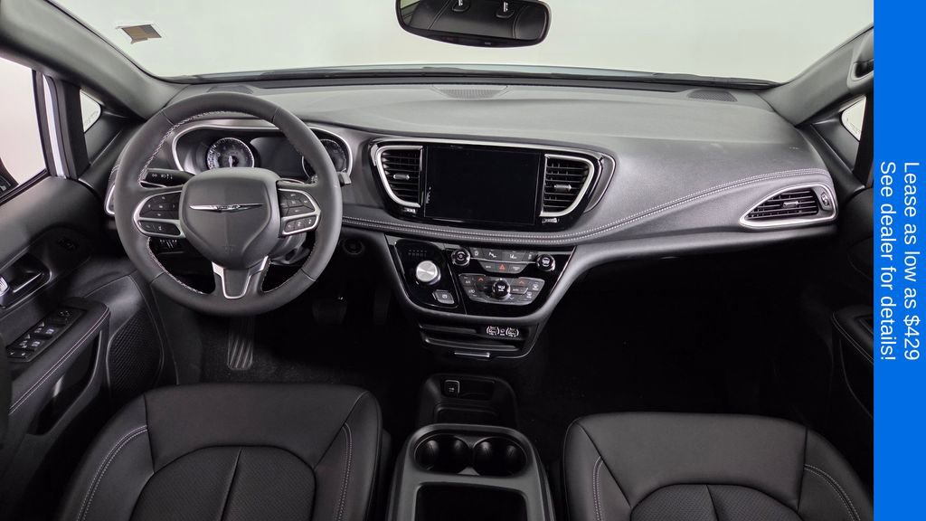 New 2025 Chrysler Pacifica Select w/ Fav Edition Package FWD image 41