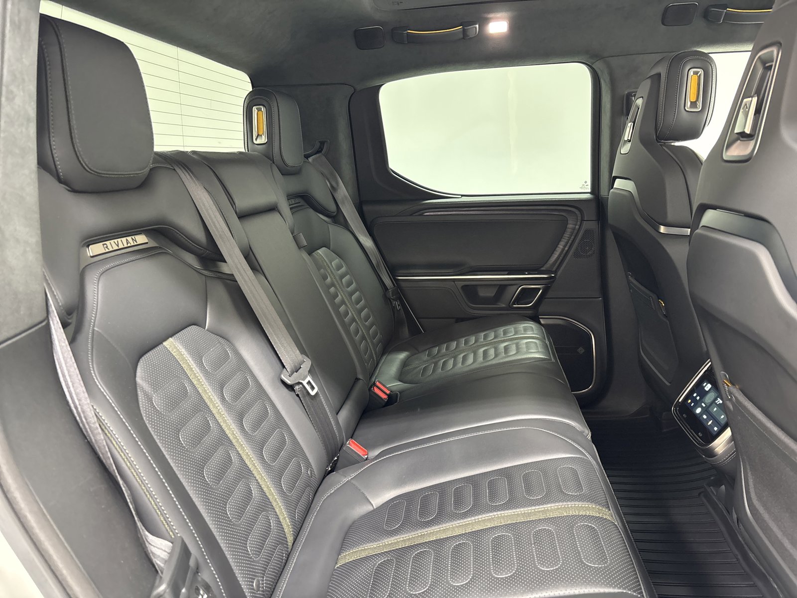 Used 2023 Rivian R1T Adventure AWD/4WD image 22