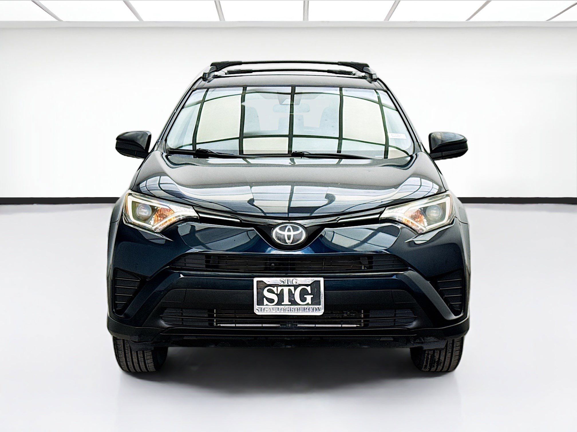 Used 2018 Toyota RAV4 LE w/ All Weather Liner Package FWD image 2