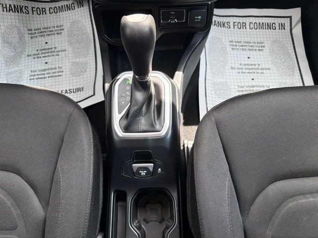 Used 2019 Jeep Renegade Latitude FWD image 23