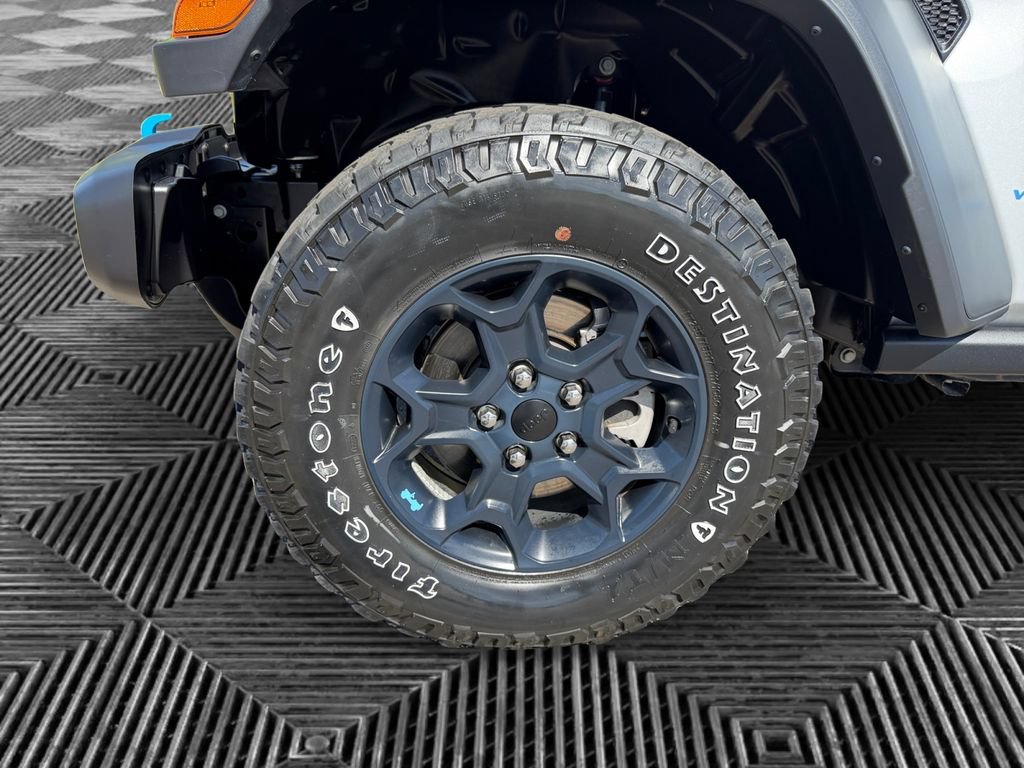Used 2023 Jeep Wrangler Unlimited w/ Cold Weather Group AWD/4WD image 15