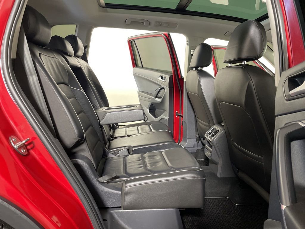Used 2018 Volkswagen Tiguan SEL Premium w/ 3rd Row Seat Package image 23