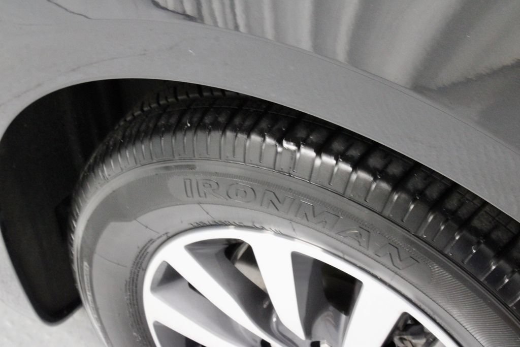 Used 2023 Chrysler Pacifica Touring-L FWD image 19