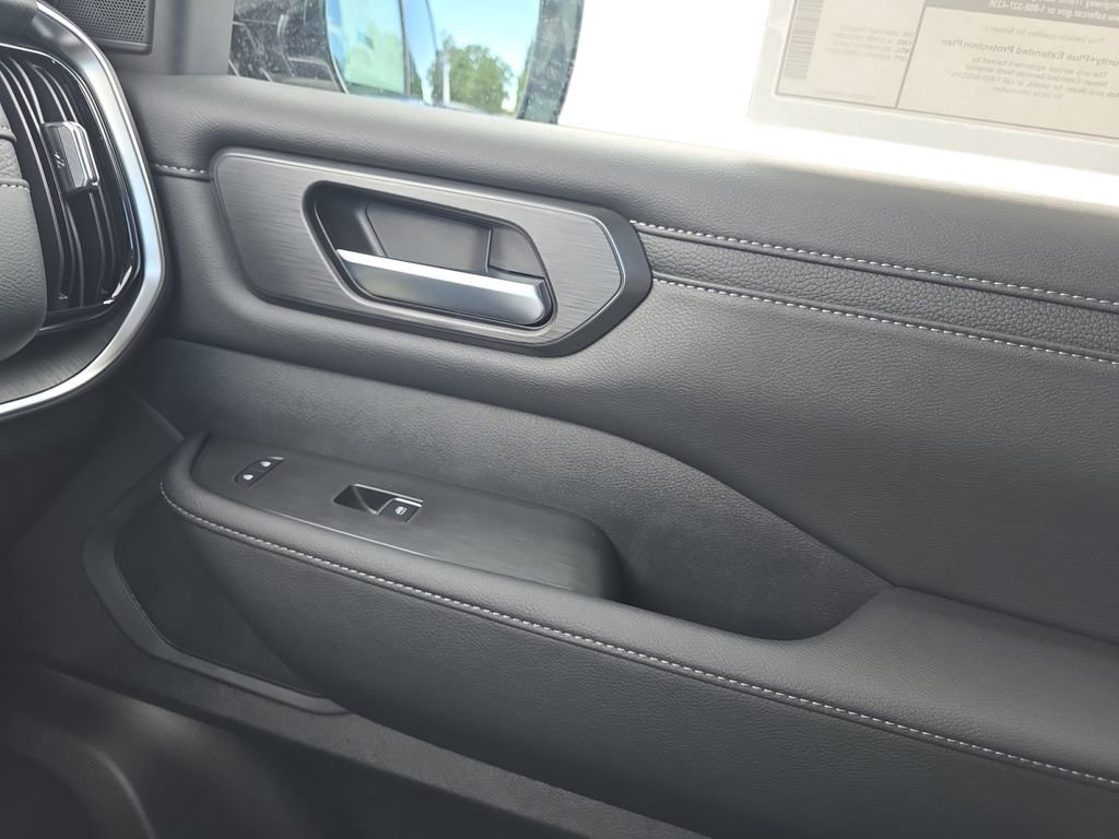 New 2026 Nissan Armada SV image 16