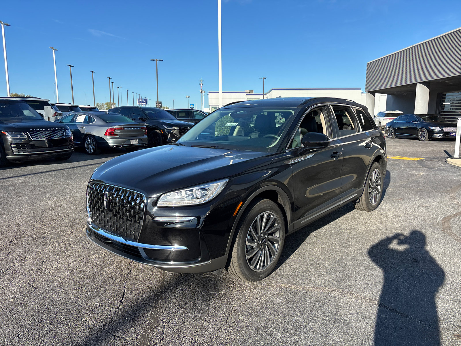 New 2026 Lincoln Corsair Reserve w/ Rear Removable Package Tray image 3