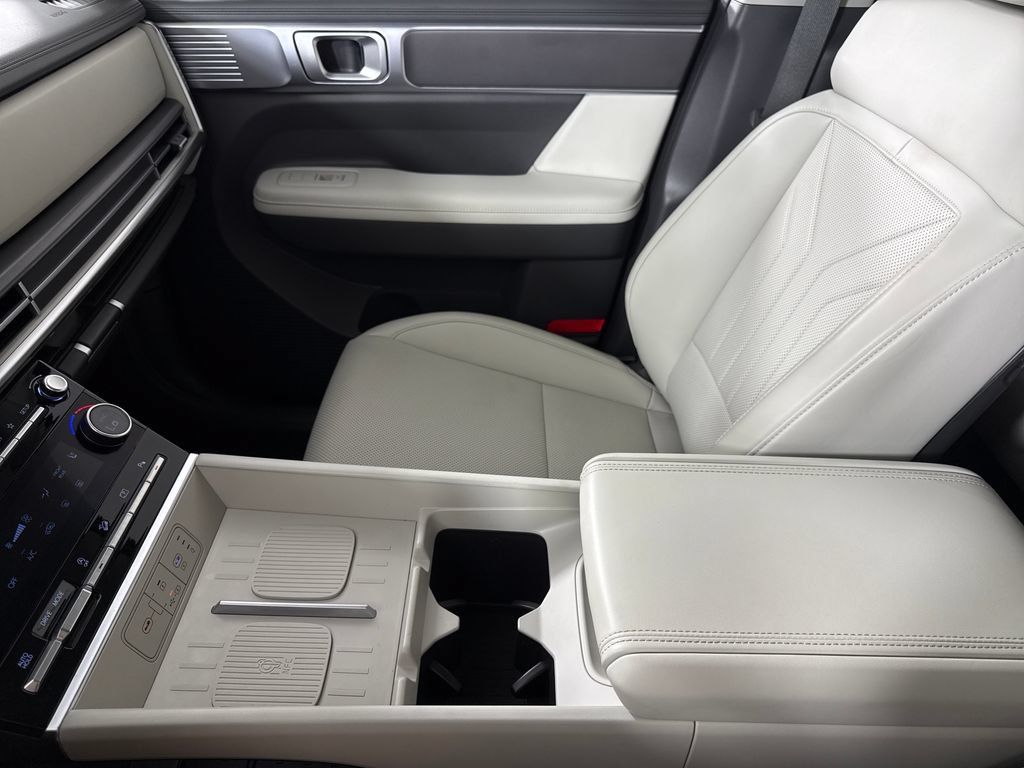 Used 2025 Hyundai Santa Fe SEL FWD image 25