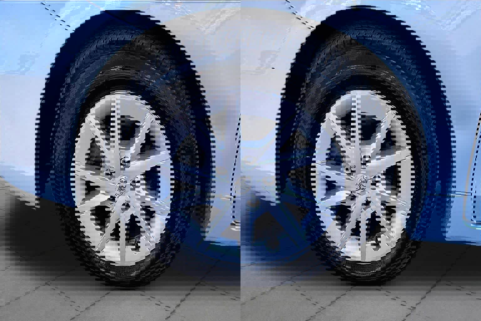 Used 2012 Toyota Prius V Two FWD image 10