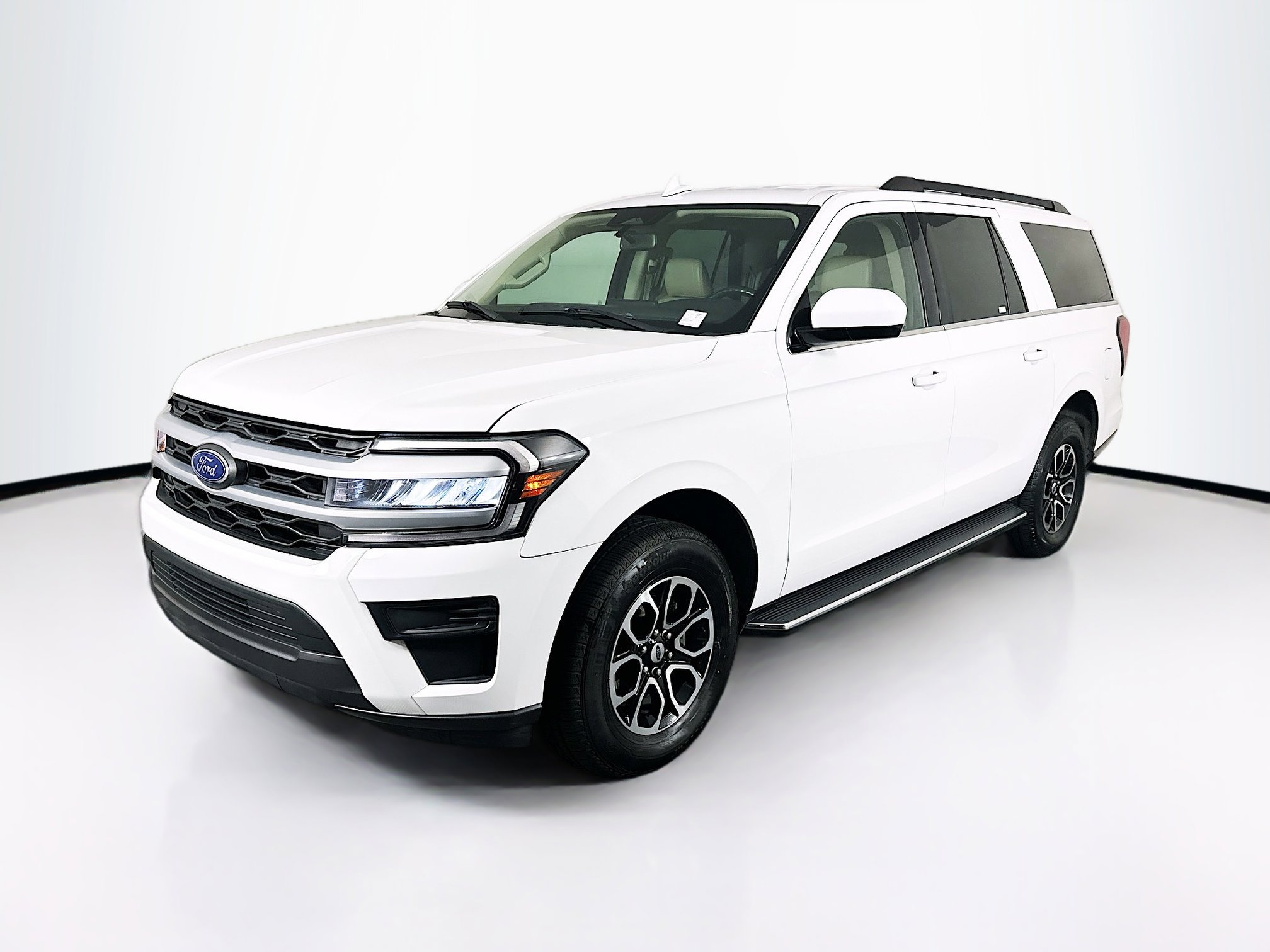 Used 2023 Ford Expedition Max XLT RWD image 3