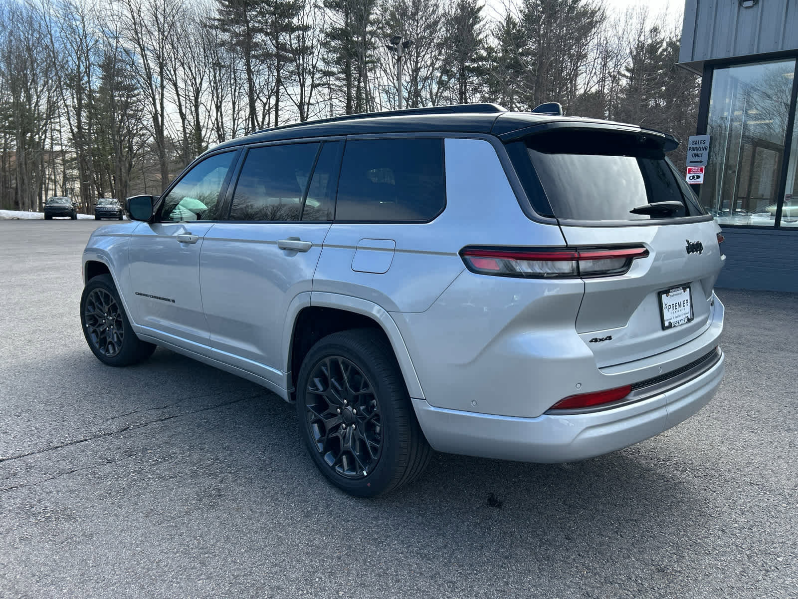 New 2026 Jeep Grand Cherokee L Summit w/ Obsidian Package AWD/4WD image 8