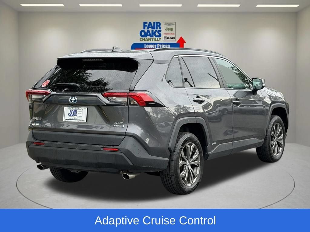 Used 2022 Toyota RAV4 XLE Premium AWD/4WD image 8