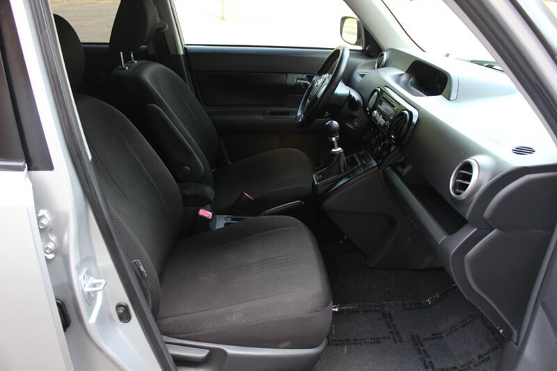 Used 2008 Scion xB FWD image 18
