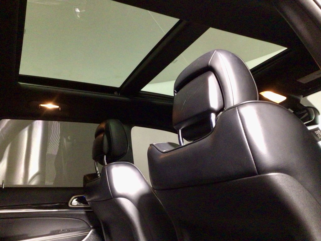 Used 2014 Jeep Grand Cherokee Overland image 3