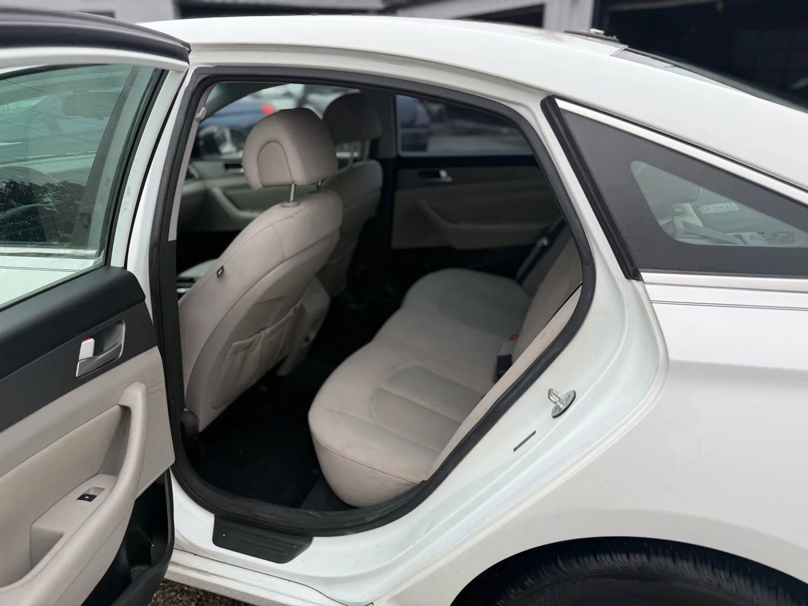 Used 2015 Hyundai Sonata SE w/ Option Group 09 image 18