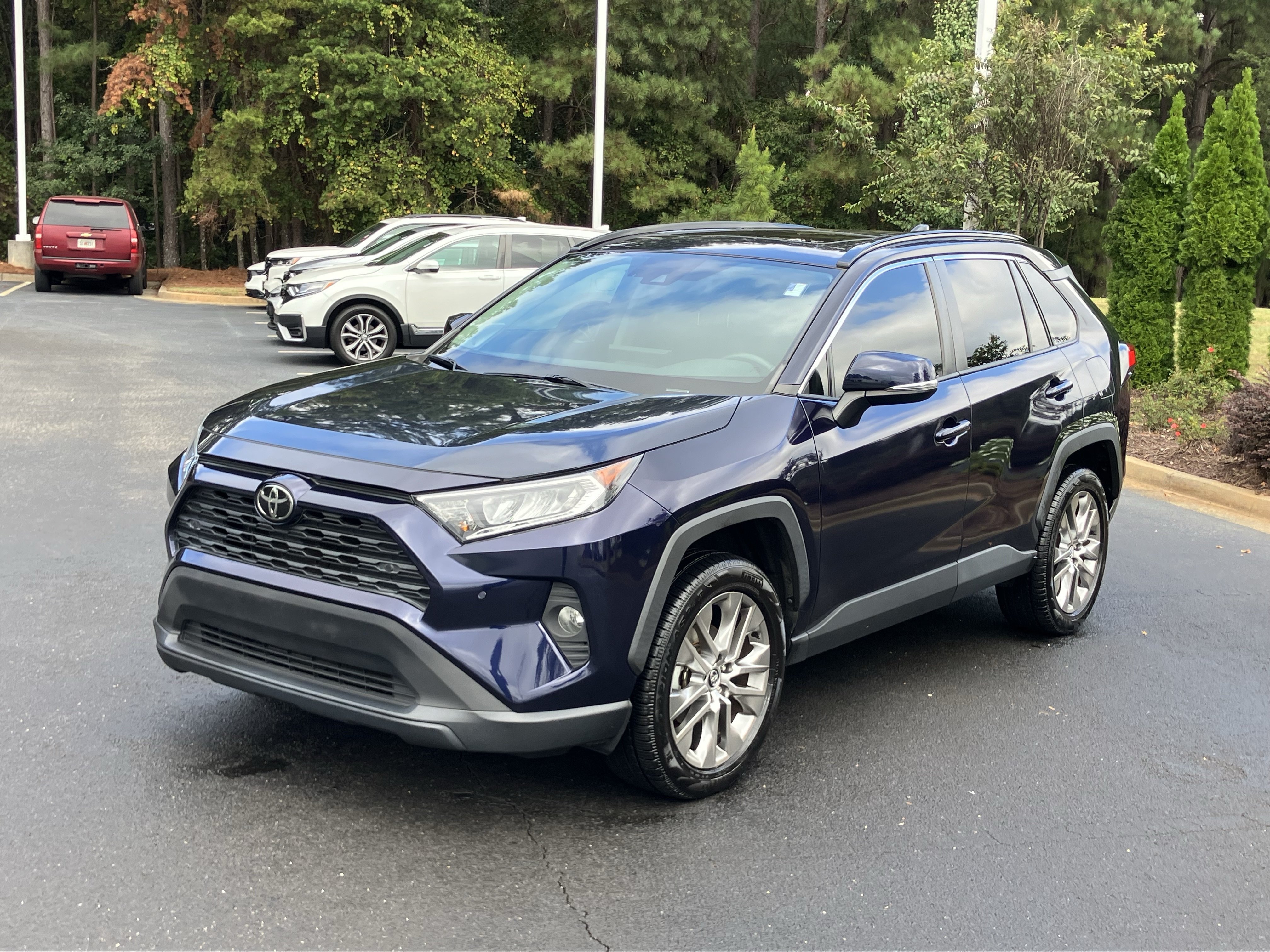 Used 2021 Toyota RAV4 XLE Premium FWD image 6