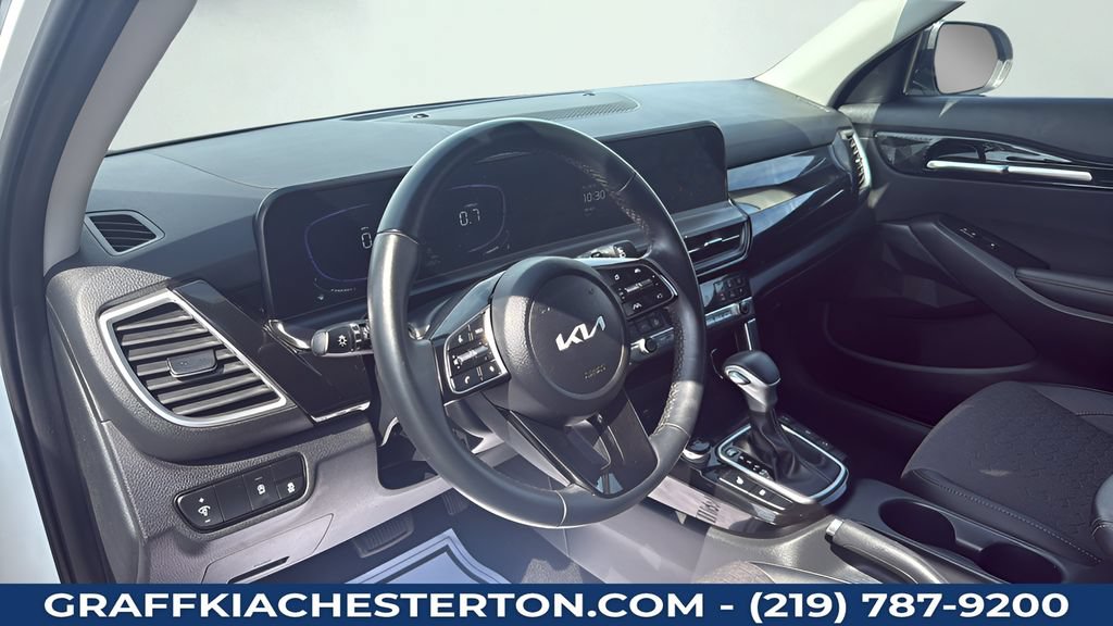 Used 2025 Kia Seltos S AWD/4WD image 32