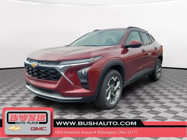 Used 2025 Chevrolet Trax LT FWD image 2