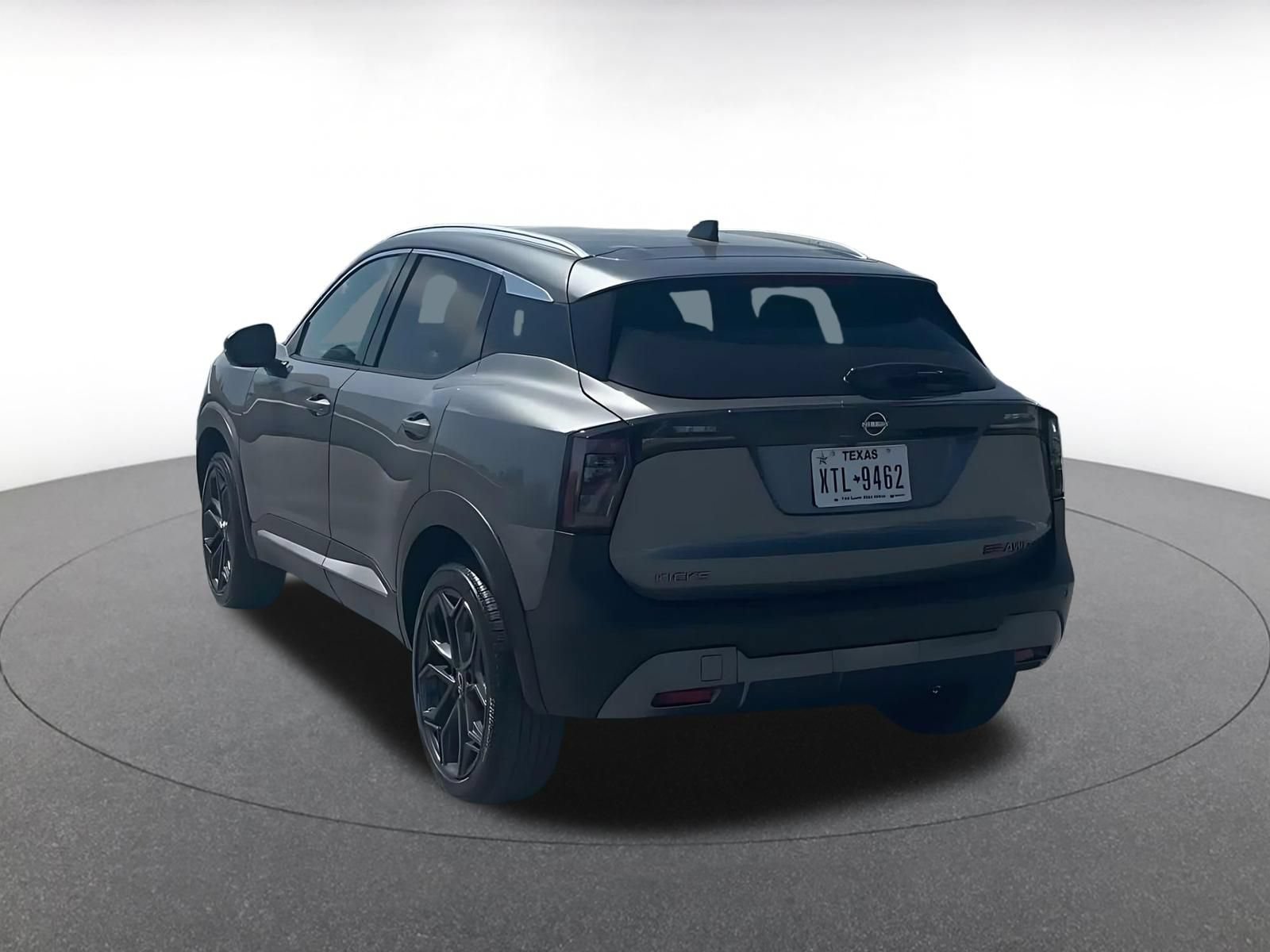 Used 2026 Nissan Kicks SR AWD/4WD image 9