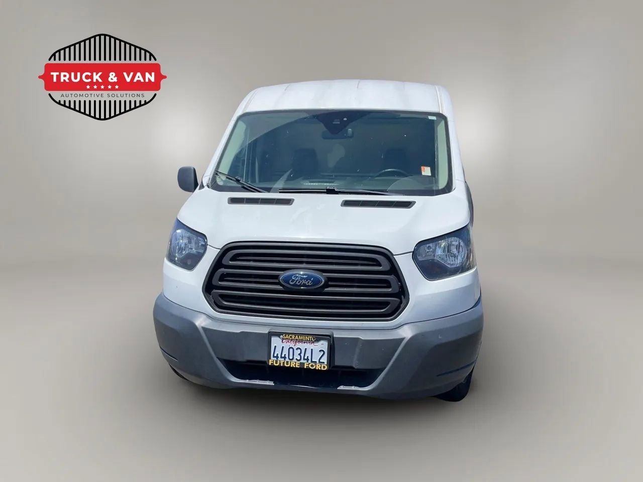Used 2018 Ford Transit 250 148 Medium Roof RWD image 2