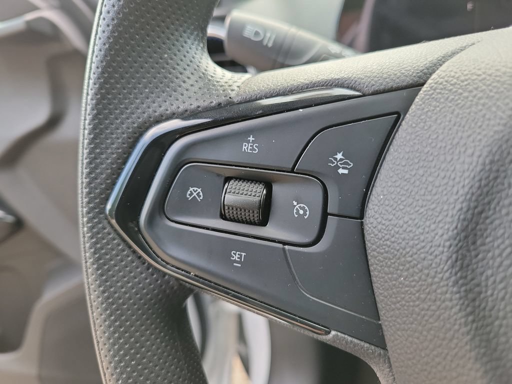 Used 2025 Chevrolet Trax LT FWD image 27