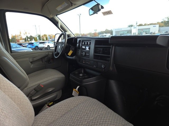 New 2025 Chevrolet Express 2500 Extended image 15