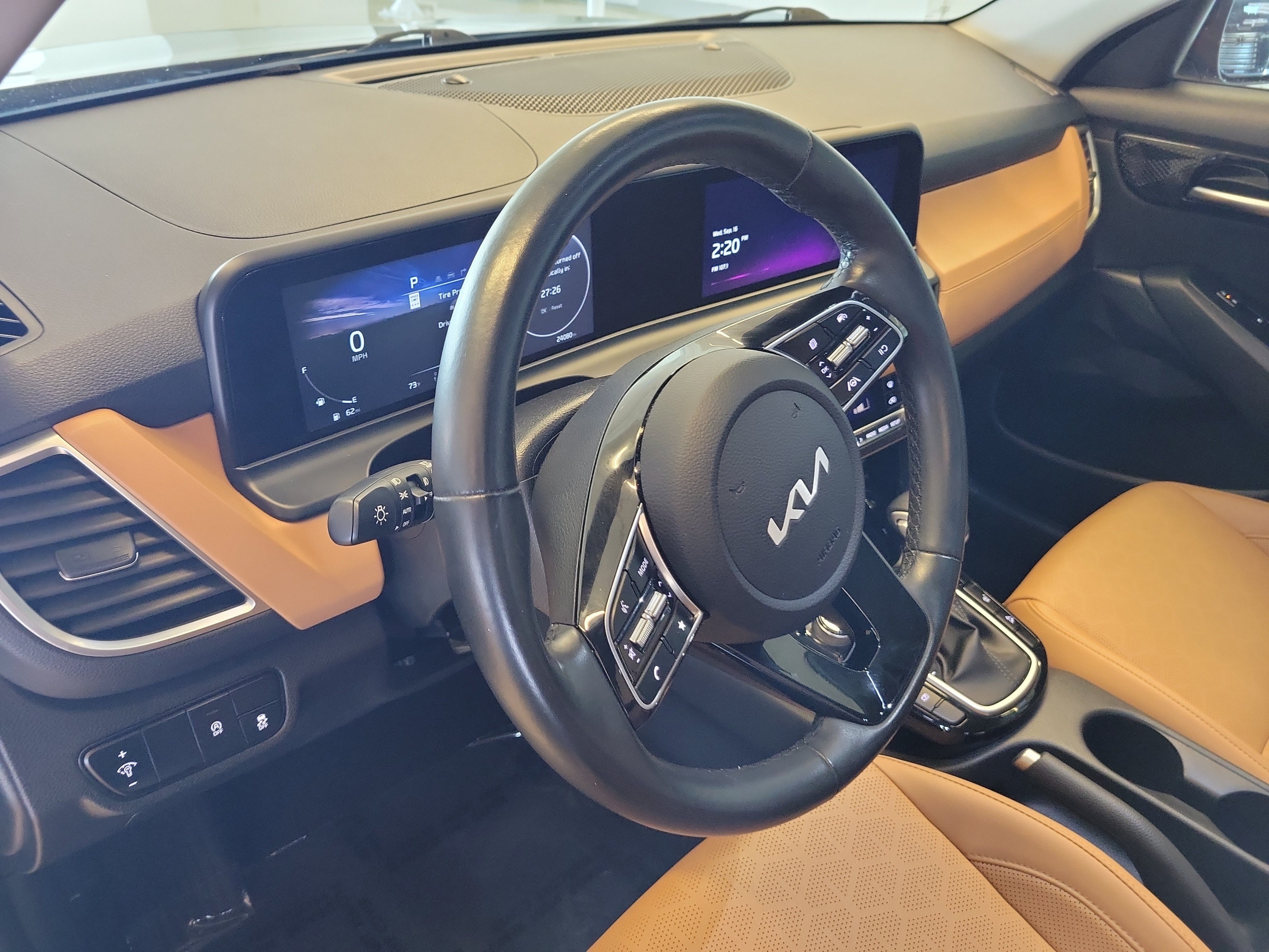 Used 2024 Kia Seltos EX FWD image 24