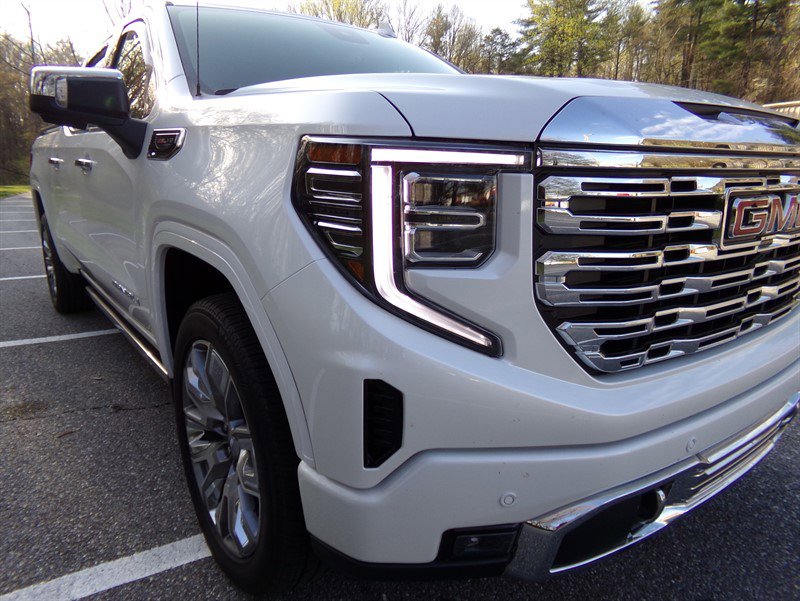Used 2025 GMC Sierra 1500 Denali image 4