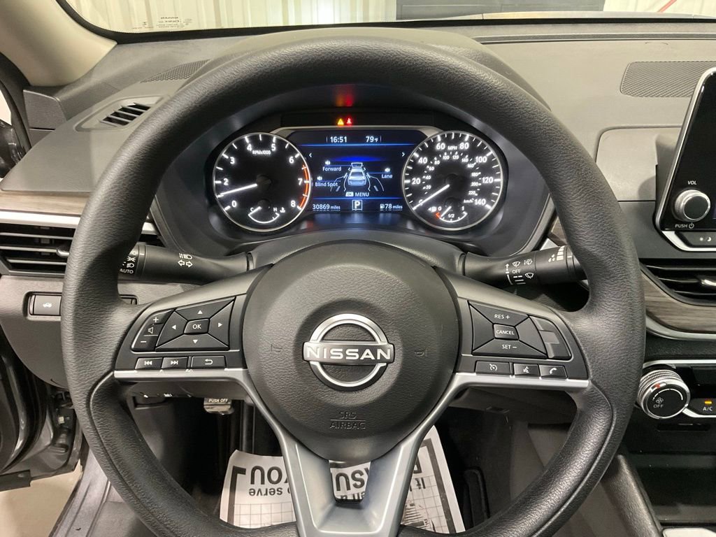 Used 2025 Nissan Altima 2.5 SV FWD image 16