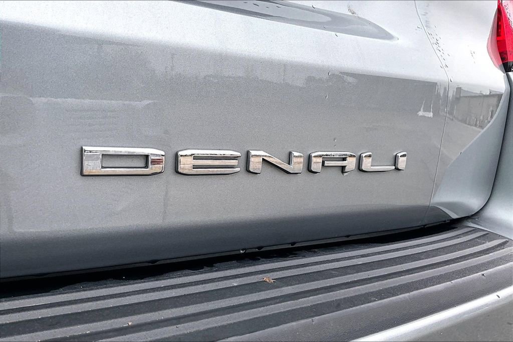 Used 2024 GMC Yukon XL Denali image 24