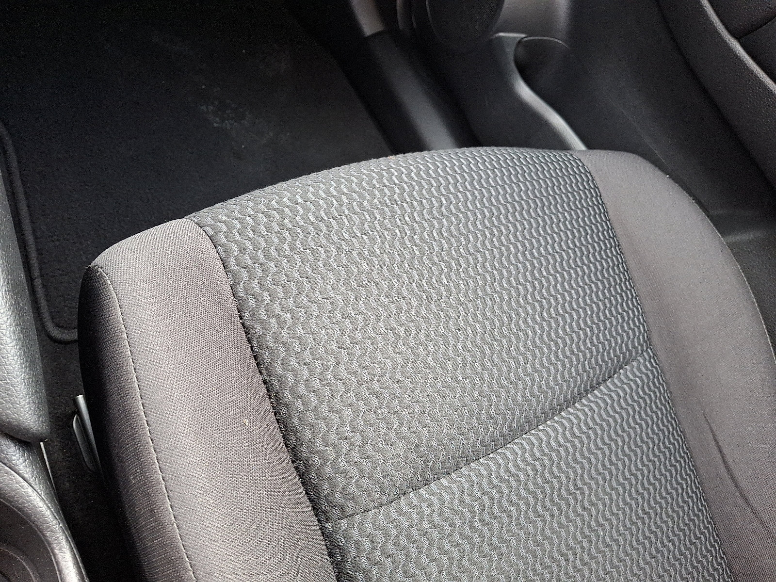 Used 2018 Nissan Rogue Sport S image 26