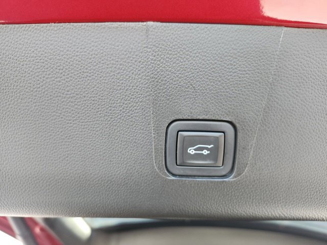 Certified 2023 Chevrolet Traverse LT FWD image 32