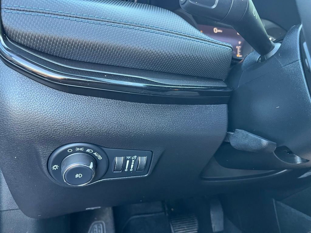 Used 2025 Jeep Compass Latitude w/ Altitude Special Edition image 27