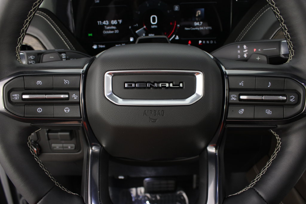 Used 2026 GMC Yukon Denali Ultimate w/ LPO, Illumination Package AWD/4WD image 16