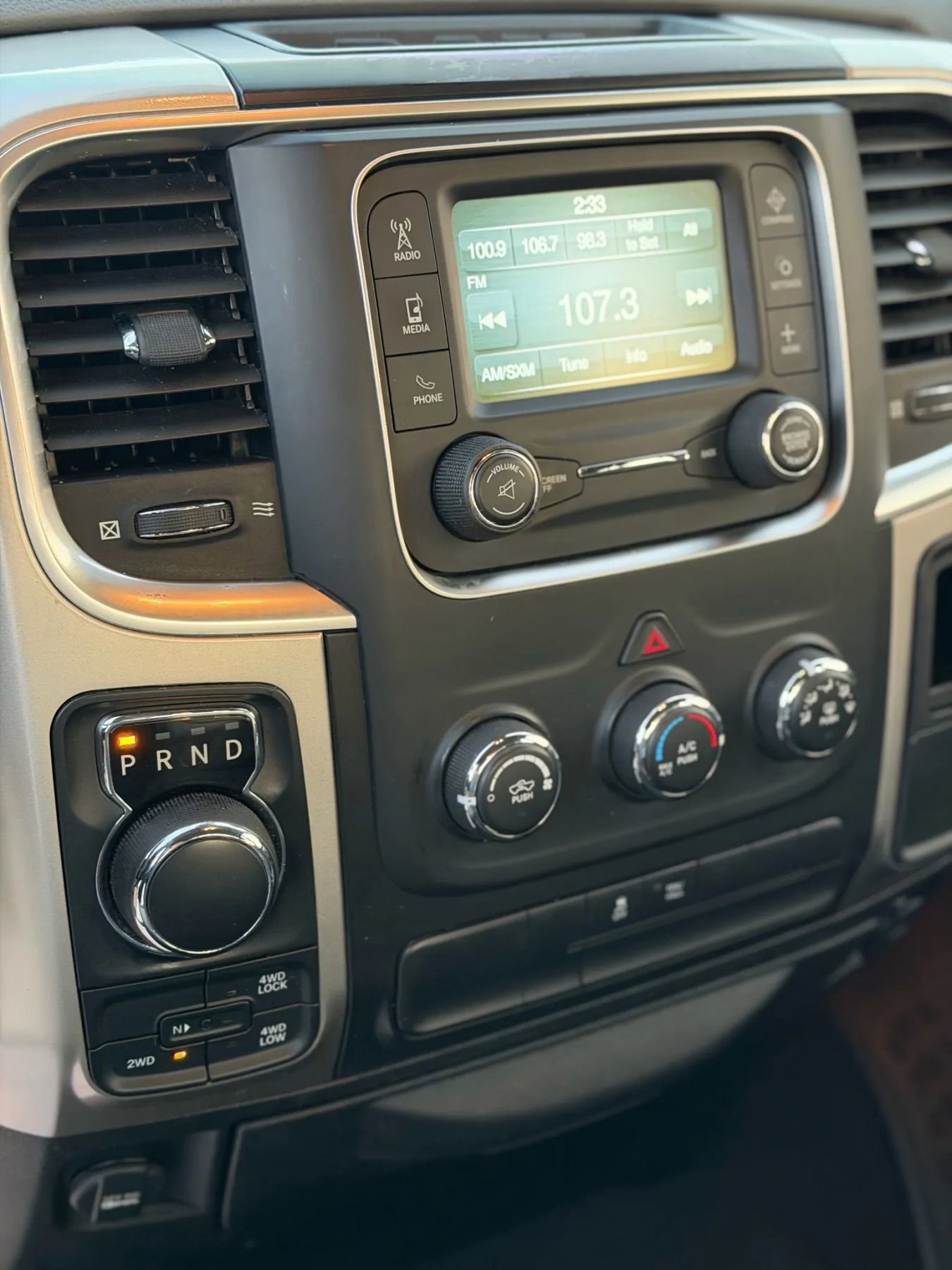 Used 2020 RAM 1500 Classic SLT image 12