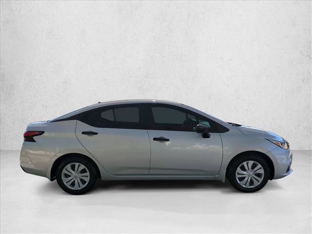 Used 2022 Nissan Versa S FWD image 4