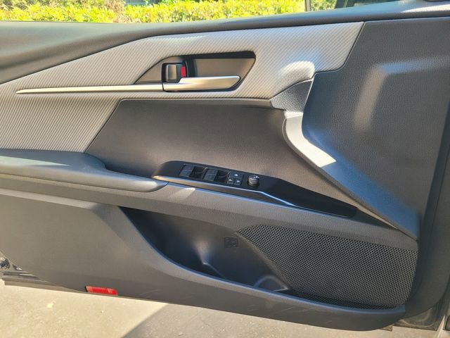 Used 2025 Toyota Camry SE image 12