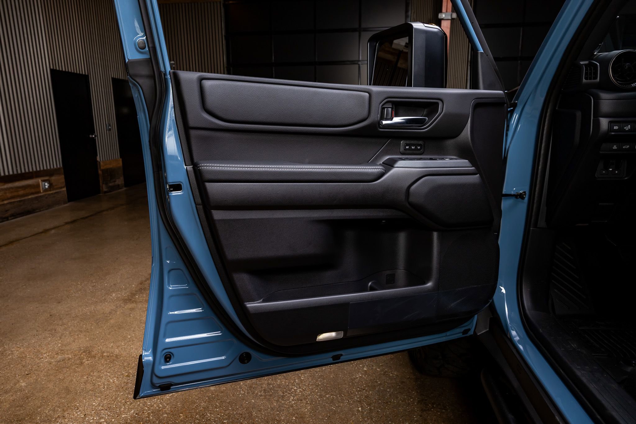 Used 2025 Toyota Land Cruiser w/ Premium Package image 36