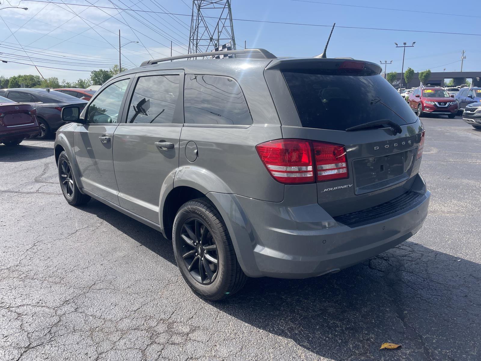 Used 2020 Dodge Journey SE w/ SE Popular Equipment Group image 3