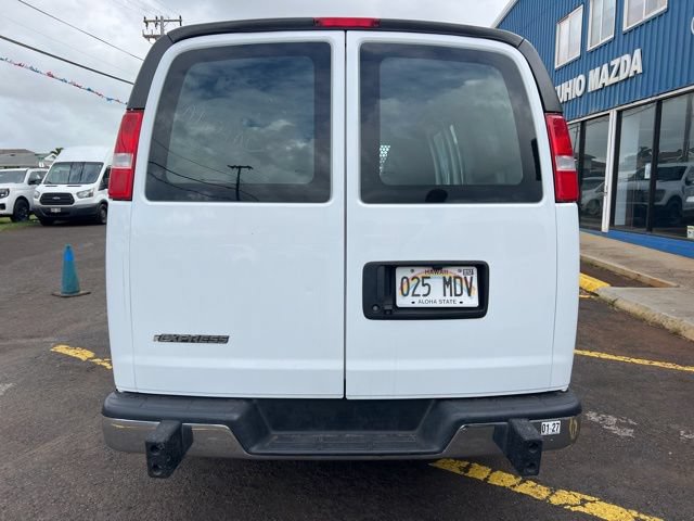 Used 2022 Chevrolet Express 2500 w/ Driver Convenience Package RWD image 4