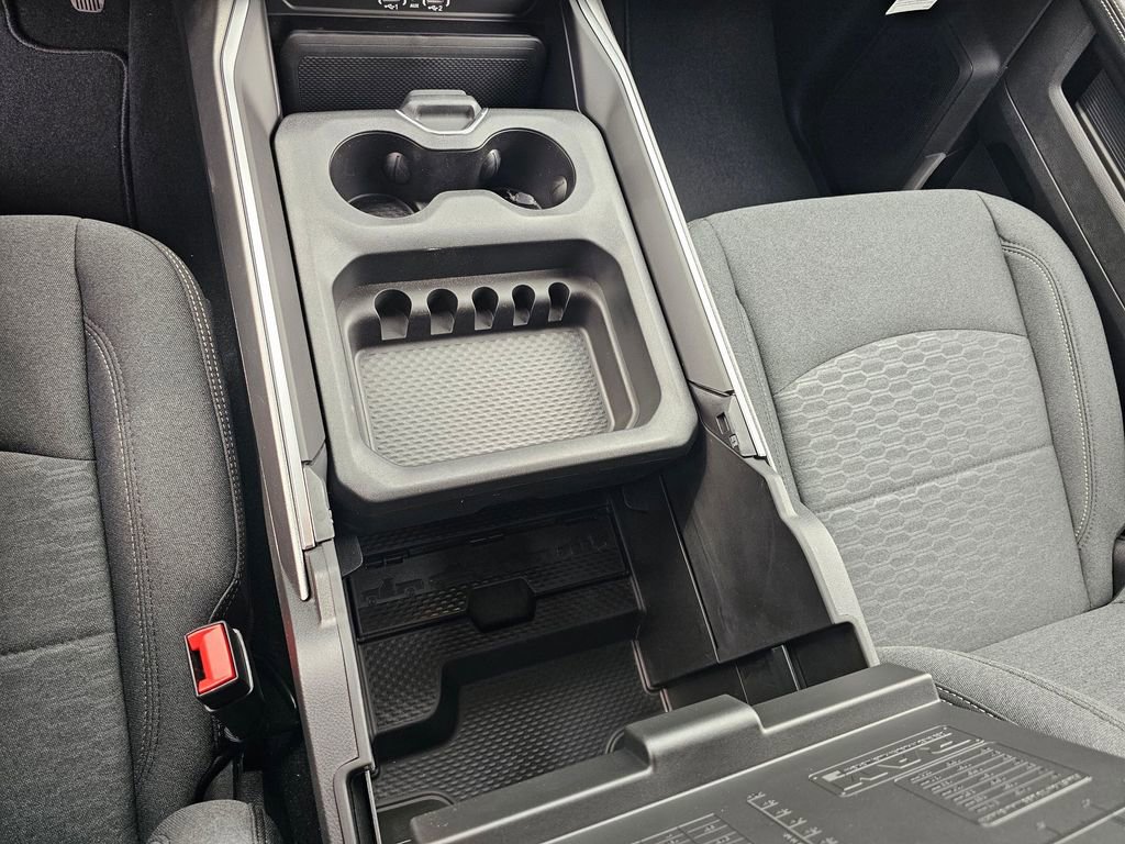 New 2026 RAM 3500 Big Horn AWD/4WD image 25