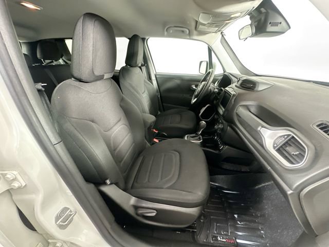 Used 2020 Jeep Renegade Latitude w/ Cold Weather Group image 28