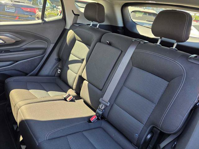 Used 2024 GMC Terrain SLE AWD/4WD image 16