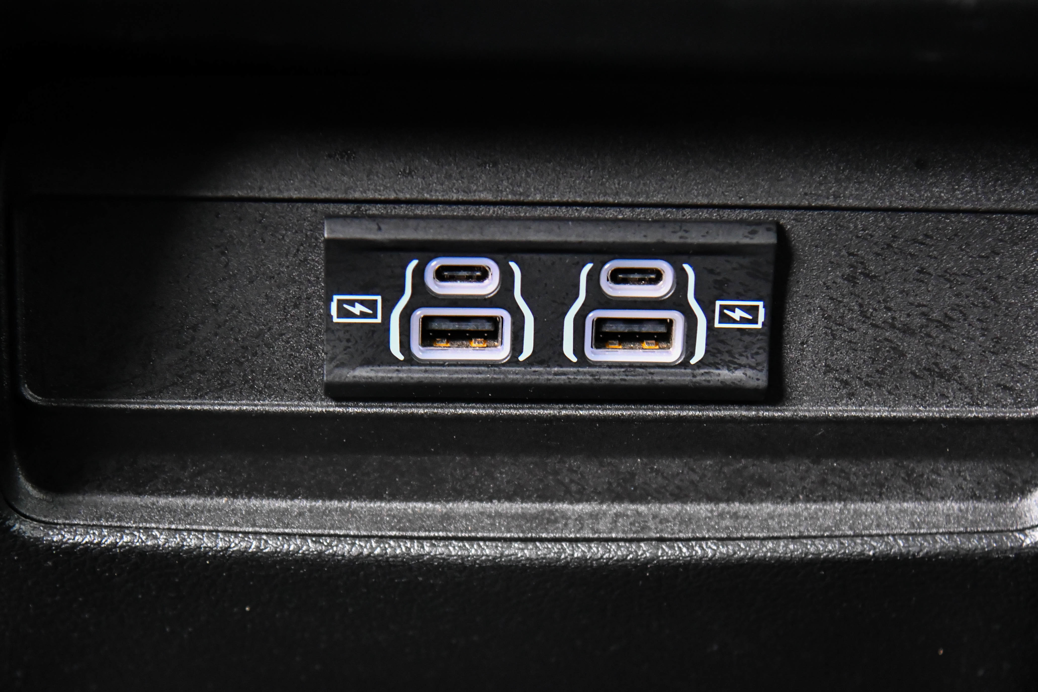 Used 2023 Jeep Grand Cherokee L Laredo image 39