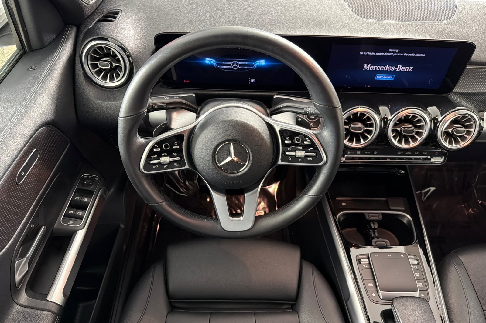 Used 2022 Mercedes-Benz GLB 250 w/ Premium Package Lite image 13
